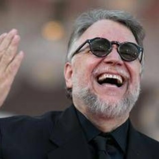 Mostra Venezia, Guillermo del Toro incanta: per 'Frankenstein' 13 minuti di applausi