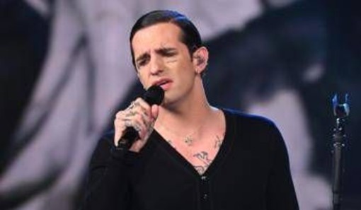 Achille Lauro, concerto a sorpresa a piazza di Spagna: &quot;Roma, stanotte è per te&quot;