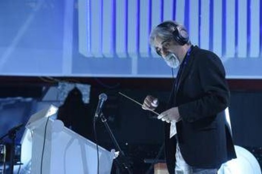 Addio a Peppe Vessicchio, il 'Maestro' per antonomasia tra Sanremo e tv Addio a Peppe Vessicchio, il 'Maestro' per antonomasia tra Sanremo e tv