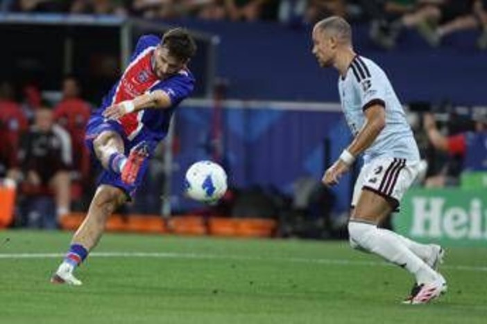 Il Psg vince la Supercoppa, Aston Villa ko 2-1: decidono Kvaratskhelia e Doué