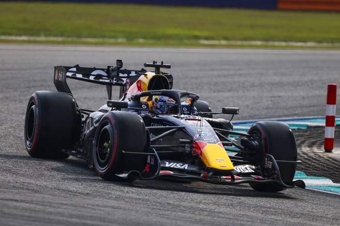 A Singapore Verstappen vince la Sprint davanti a Hamilton e Leclerc