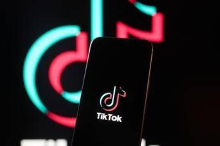 TikTok, accordo su cessione ramo Usa. Trump: "Felice di averla salvata". E ringrazia Xi