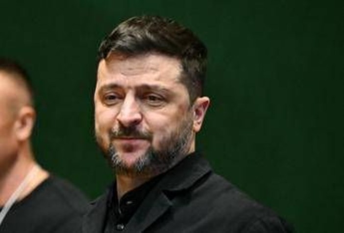 Ucraina, drone russo su deposito di Chernobyl. Zelensky a Londra vede Macron, Merz e Starmer