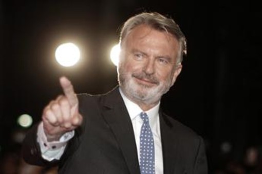 Sam Neill, svelata la causa della morte: star di 'Jurassic Park' vittima di una polmonite Sam Neill, svelata la causa della morte: star di 'Jurassic Park' vittima di una polmonite