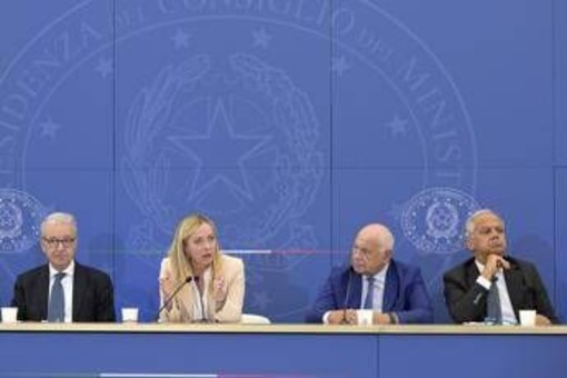 Caso Almasri, gli atti del Tribunale dei ministri: &quot;Nordio, Mantovano e Piantedosi lo hanno scientemente aiutato&quot;