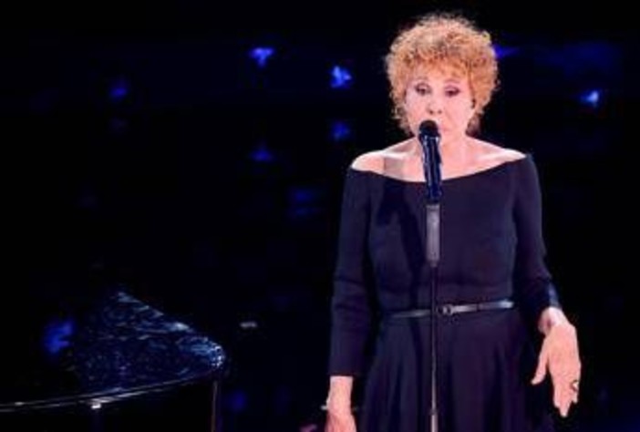 Ornella Vanoni: le canzoni e Sanremo, gli amori, la confessione sul funerale e l'ultima provocazione