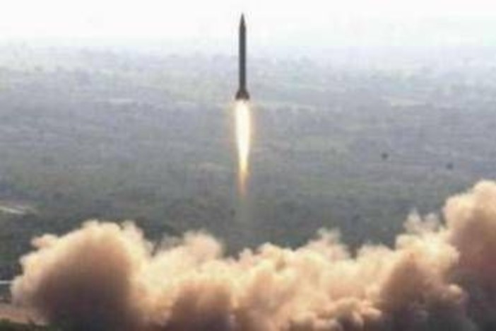 Corea del Nord lancia due missili ipersonici Corea del Nord lancia due missili ipersonici