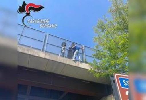 Carabiniere salva donna da suicidio: &quot;Io eroe? Grazie Meloni, ma mio premio è che sia salva&quot;