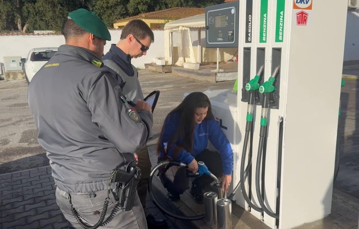 Sequestrati a Roma 24mila litri di gasolio pericoloso Sequestrati a Roma 24mila litri di gasolio pericoloso