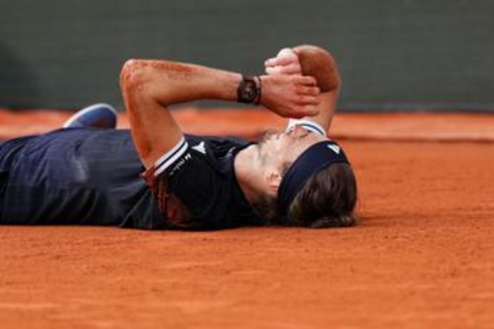 Zverev 'punge' Sinner e Alcaraz: "Non ho bisogno di comprare yacht o Ferrari..."
