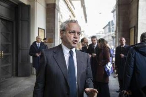 Mentana ironizza: "Fenomeni social spiegano dove andrò dopo La7" Mentana ironizza: "Fenomeni social spiegano dove andrò dopo La7"