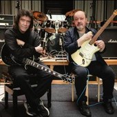 Le chitarre di Hackett e Rothery insieme in un disco. E il tocco magico è di un italiano