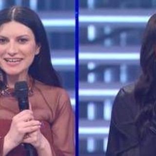 Sanremo 2026, doppia Laura Pausini sul palco: l'imitazione di Vincenzo De Lucia Sanremo 2026, doppia Laura Pausini sul palco: l'imitazione di Vincenzo De Lucia