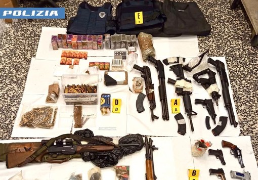 Sequestrati a 49enne di Torino 12 kg di droga e arsenale