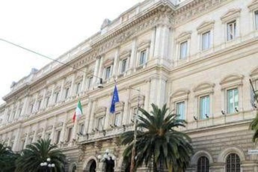 Conti di base, il richiamo di Bankitalia: sono troppo pochi, accesso ostacolato in maniera ingiustificata Conti di base, il richiamo di Bankitalia: sono troppo pochi, accesso ostacolato in maniera ingiustificata