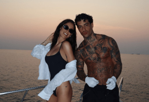 Giulia De Lellis e Tony Effe in vacanza, ma separati. Lei: &quot;Fa bene alla relazione&quot;