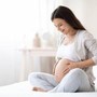 Utero in affitto, &quot;non poter diventare madri è una malattia&quot;: appello alla premier Meloni