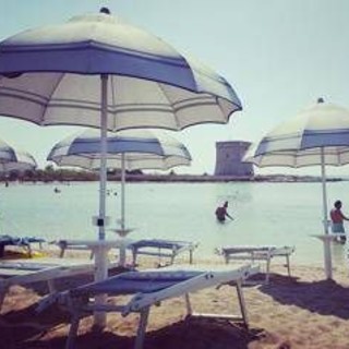 Spiagge vuote, tutta colpa del caro ombrellone? I balneari: &quot;Realtà è che famiglie non arrivano a fine mese&quot;