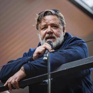 Russell Crowe compie gli anni, i festeggiamenti alternativi (e il dettaglio notato dai fan)