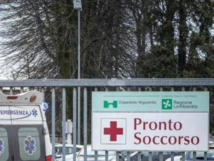 Milano, bambino di tre anni precipita dal balcone: è fuori pericolo