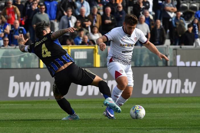 Il Pisa in dieci piega 3-1 il Cagliari, doppietta di Caracciolo