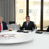 Ucraina, al G7 trilaterale Trump-Zelensky-Macron. Il tycoon: "Russia deve trattare" Ucraina, al G7 trilaterale Trump-Zelensky-Macron. Il tycoon: "Russia deve trattare"