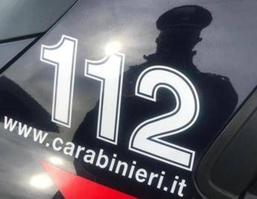 Napoli, strattona bimbo di 5 anni e tenta di portarlo via: denunciato 45enne Napoli, strattona bimbo di 5 anni e tenta di portarlo via: denunciato 45enne