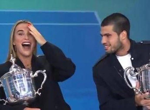 Sabalenka: &quot;C'è Sinner&quot;. Ma è Alcaraz... la gaffe in tv