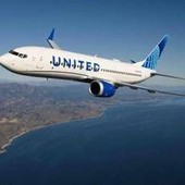 Passeggera bloccata nel bagno dell'aereo: sfiorato l'atterraggio d'emergenza negli Usa Passeggera bloccata nel bagno dell'aereo: sfiorato l'atterraggio d'emergenza negli Usa