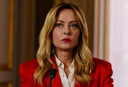 Meloni “L’economia italiana tiene bene, possibile uscire da procedura infrazione” Meloni “L’economia italiana tiene bene, possibile uscire da procedura infrazione”