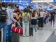 Bagagli a mano in aereo, da domani si potranno portare fino a 2 litri di liquidi