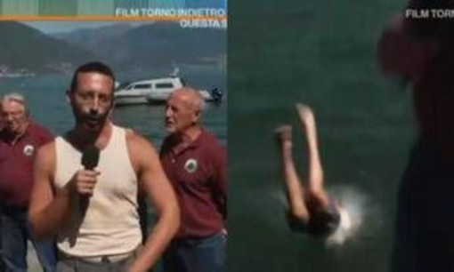 Mario Acampa, inviato di Camper, si spoglia e si getta nel lago in diretta tv: "Grazie a tutti"