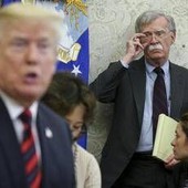 Cortei, l'ex consigliere di Trump Bolton: "Tattiche russe schema già visto, puntano a destabilizzare società" Cortei, l'ex consigliere di Trump Bolton: "Tattiche russe schema già visto, puntano a destabilizzare società"
