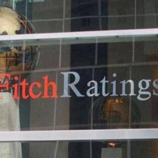 Fitch rialza il rating dell'Italia a BBB+. Giorgetti: &quot;Siamo su strada giusta&quot;
