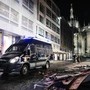 Scontri a Milano, perquisizioni per 100 persone: 51 sono minorenni. Città blindata per sabato Scontri a Milano, perquisizioni per 100 persone: 51 sono minorenni. Città blindata per sabato