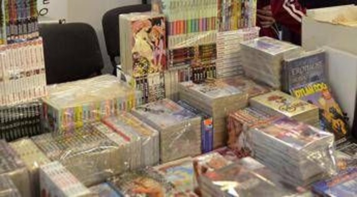 Un italiano su 4 ha letto fumetti nell'ultimo anno, Giuli: "Oltre 700mila euro per l’intera filiera" Un italiano su 4 ha letto fumetti nell'ultimo anno, Giuli: "Oltre 700mila euro per l’intera filiera"