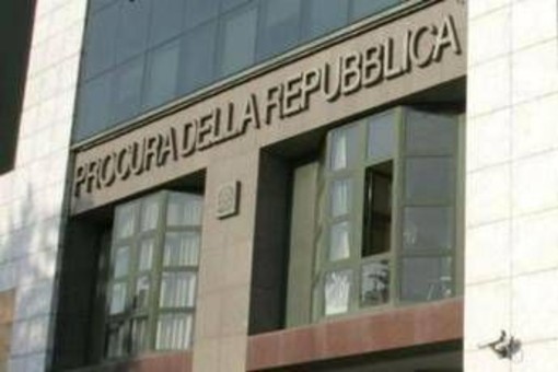 Armi alla Colombia, archiviate a Napoli accuse per D'Alema e Profumo