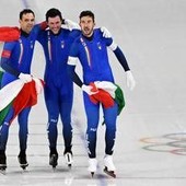 Milano Cortina, oro Italia in inseguimento squadre pattinaggio velocità: chi sono i campioni olimpici Ghiotto, Giovannini e Malfatti