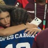 Argentina-Capo Verde, Cabral pareggia nei supplementari e corre in tribuna per... la fidanzata Argentina-Capo Verde, Cabral pareggia nei supplementari e corre in tribuna per... la fidanzata