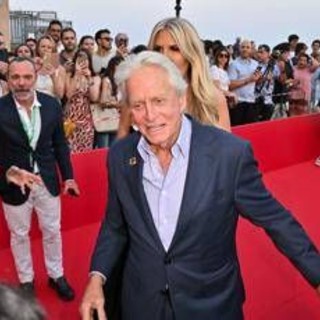 Michael Douglas: &quot;Mi scuso per Trump da parte del mio Paese&quot;