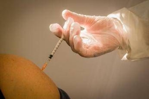 Vaccini, HappyAgeing: per anziani documento su sistema equo, efficiente sostenibile