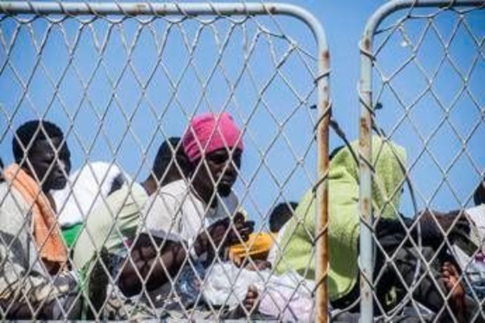 Entra in vigore il nuovo Patto Ue su migranti e asilo, da oggi regole uniche per i 27 Entra in vigore il nuovo Patto Ue su migranti e asilo, da oggi regole uniche per i 27