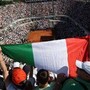 Sinner, un bambino 'carota' e un &quot;forza Juve&quot; per Bastoni: cori e cartelloni al Foro