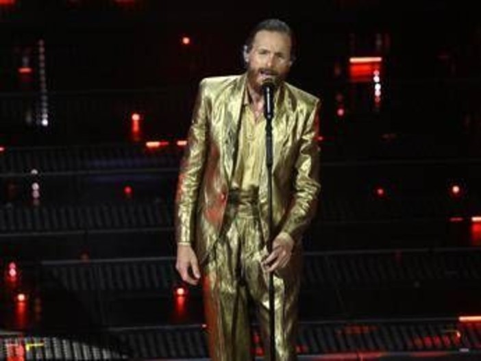 Jovanotti, niente stop ai concerti: &quot;Li dedicheremo a Papa Francesco&quot;