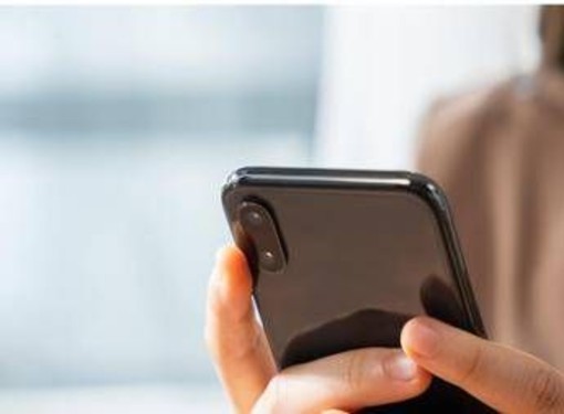 Stalking: Eurispes, quello online il più diffuso, ne hanno esperienza almeno 3 italiani su 10 Stalking: Eurispes, quello online il più diffuso, ne hanno esperienza almeno 3 italiani su 10