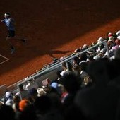Roland Garros, è tornato il coro che 'disturba' i tennisti: "Olè" Roland Garros, è tornato il coro che 'disturba' i tennisti: "Olè"