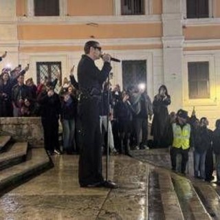 Achille Lauro infiamma Piazza di Spagna per l’anteprima del nuovo album