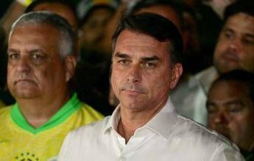 Brasile, partito Bolsonaro riconosce vittoria di Lula. Lui no: "Mi vietano di lasciare il Paese, tentativo di intimidazione" Brasile, partito Bolsonaro riconosce vittoria di Lula. Lui no: "Mi vietano di lasciare il Paese, tentativo di intimidazione"