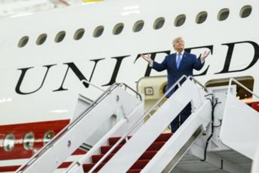 Scoop su Air Force One donato dal Qatar, Nyt nel mirino di Trump: mandati di comparizione per i reporter Scoop su Air Force One donato dal Qatar, Nyt nel mirino di Trump: mandati di comparizione per i reporter