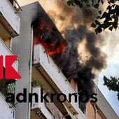 Roma, scoppia un incendio in un palazzo: fiamme e paura in viale Togliatti Roma, scoppia un incendio in un palazzo: fiamme e paura in viale Togliatti